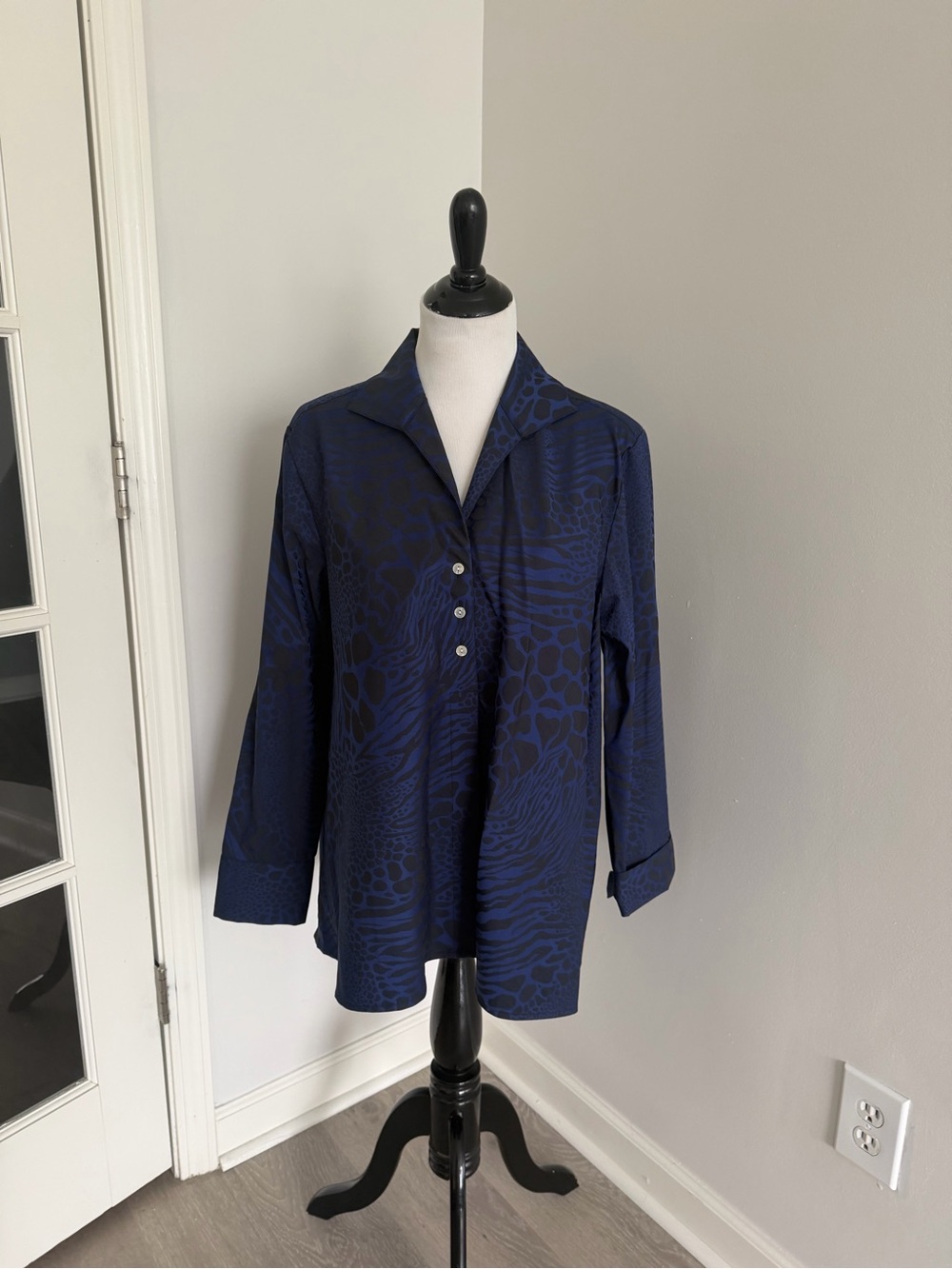 Hinson Wu Betty Women's Navy Patterned Button-Front Blouse